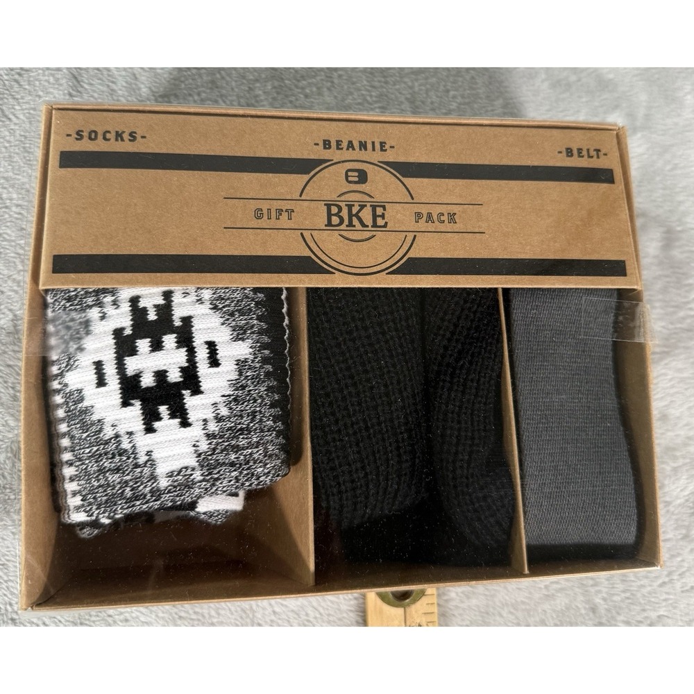 Buckle BKE Gift Set Men's One Size Socks Beanie Belt Black Gray White